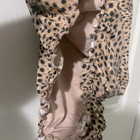 Leopard Print 1 Piece Swimsuit - Picture 3 of 6